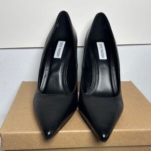 Steve Madden Black Heels Classic Pointed-Toe